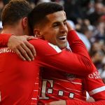 Bayern atropela Augsburg e mantém a liderança na Bundesliga