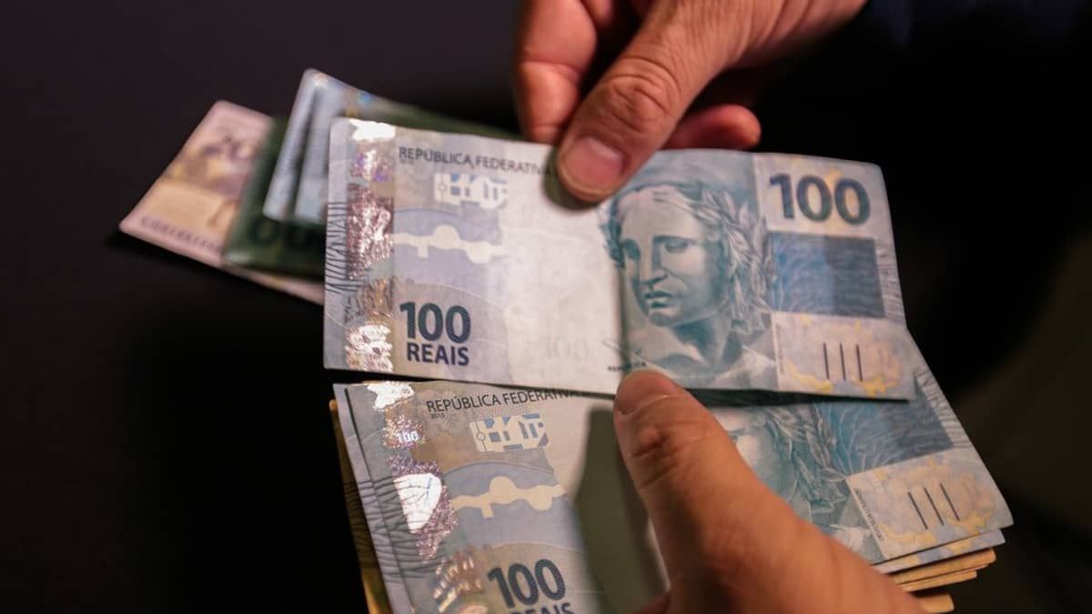 Suspensão de consignado deixa clientes sujeitos a empréstimos mais caros