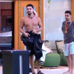 Quem apertou o botão misterioso no BBB 25? Vinícius pune adversário e vai para o Quarto do Desafio
