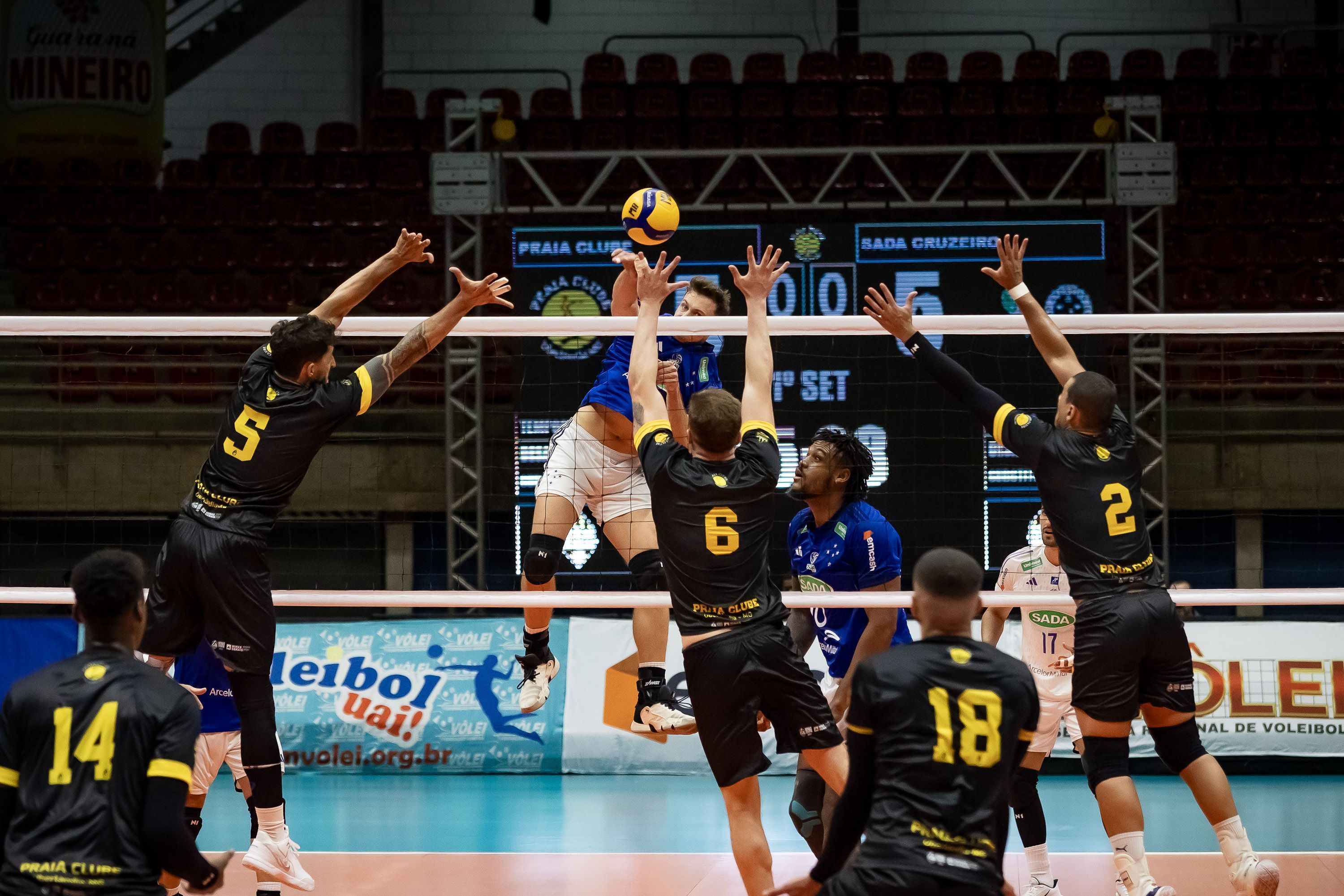 Sada Cruzeiro atropela Praia Clube e vence mais uma no Mineiro Masculino de Vôlei
