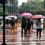 Previsão do tempo: BH tem sábado de chuva forte e possibilidade de granizo