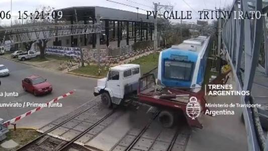 Policiais, bombeiros e agentes de trânsito foram até o local do acidente para realizar as investigações necessárias