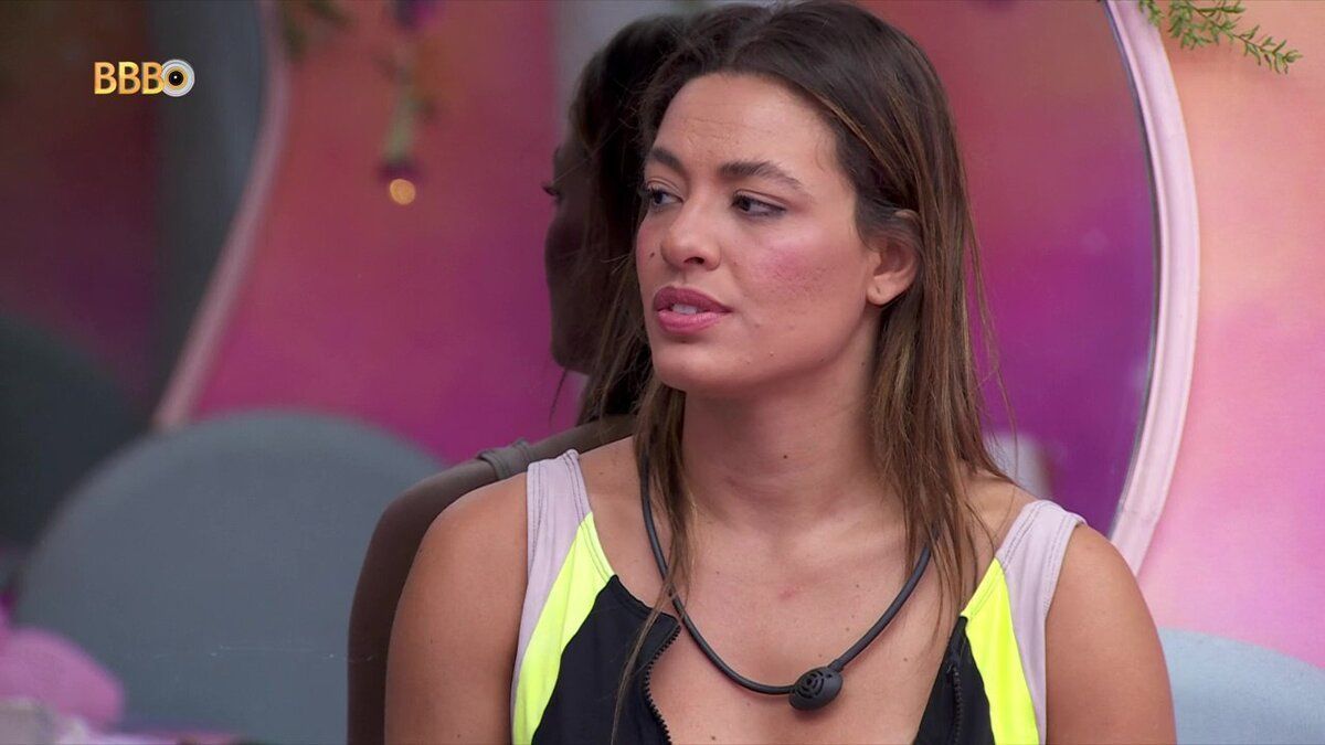 Beatriz confronta produção e promete fazer nova roupa inusitada no BBB 24