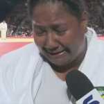 Após ouro no judô, Beatriz Souza chora de emoção ao ver pai e mãe