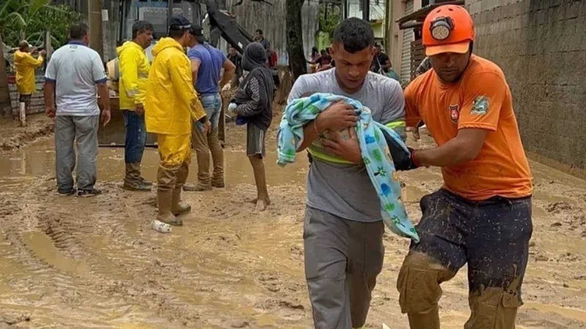 Chuva no litoral de São Paulo deixa 36 mortos e 338 desabrigadas