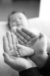 Bebê nasce aos dois minutos de 2026 em hospital de BH: 'Momento mágico e emocionante'