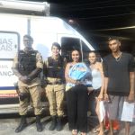 Vídeo mostra PM salvando bebê de quatro dias que se engasgou em BH; assista