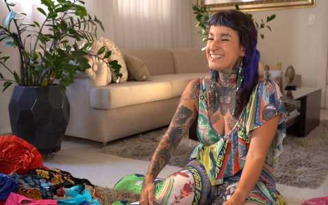 Entre planilhas, fantasias e quilômetros percorridos atrás dos blocos, Isabela Queiroz — ou simplesmente Bebel — transformou a paixão pelo carnaval em método