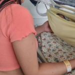 Vídeo: recém-nascidos prematuros dormem em 'redinhas' em hospital do Pará  