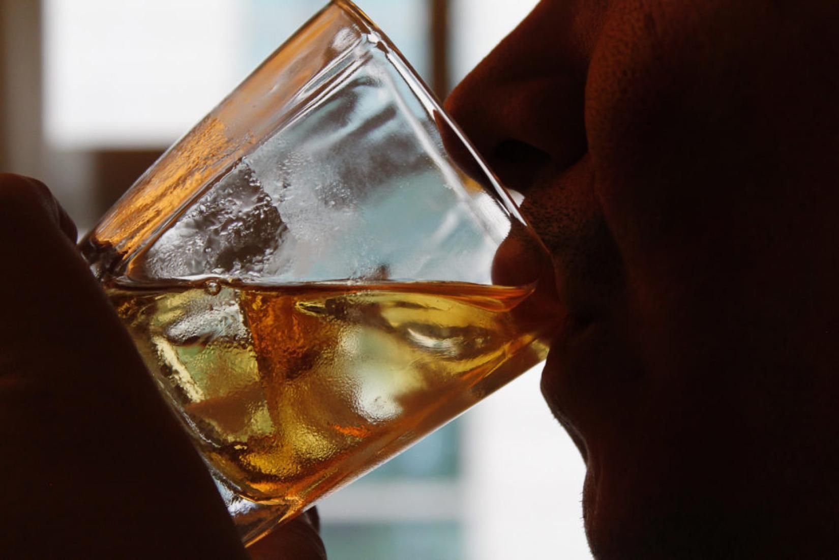 Betim investiga nove casos e descarta terceira morte por whisky artesanal