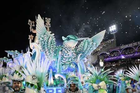 Segundo dia de desfiles das escolas de samba do Rio de Janeiro