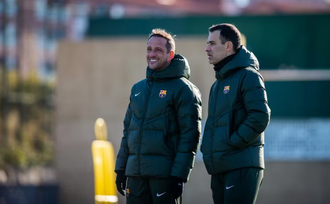 Barcelona anuncia ex-lateral brasileiro como auxiliar técnico do time B