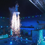 BBB 24: Belo usa pirotecnia em entrada triunfal na primeira festa do reality; veja
