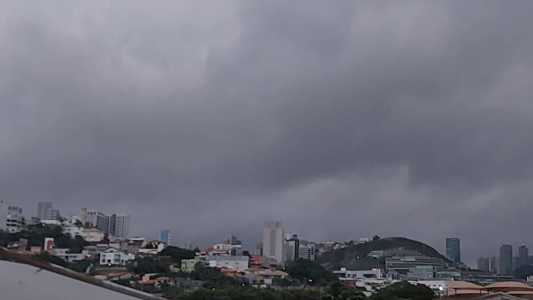 Belo Horizonte aparece no alerta de chuva no Inmet