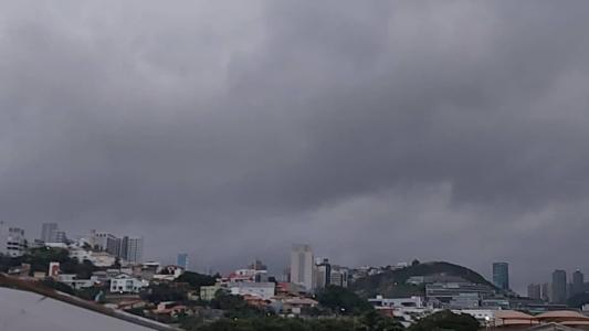 Belo Horizonte aparece no alerta de chuva no Inmet