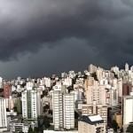 Belo Horizonte está em alerta de chuva de 100mm até o fim da semana; veja recomendações