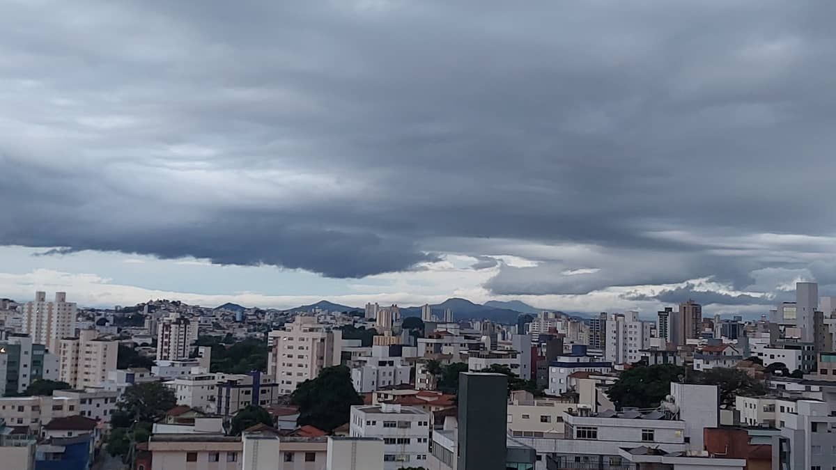 Chuva forte e ventania podem atingir BH e outras 493 cidades de Minas; veja a lista