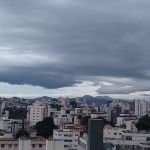 Chuva forte e ventania podem atingir BH e outras 493 cidades de Minas; veja a lista