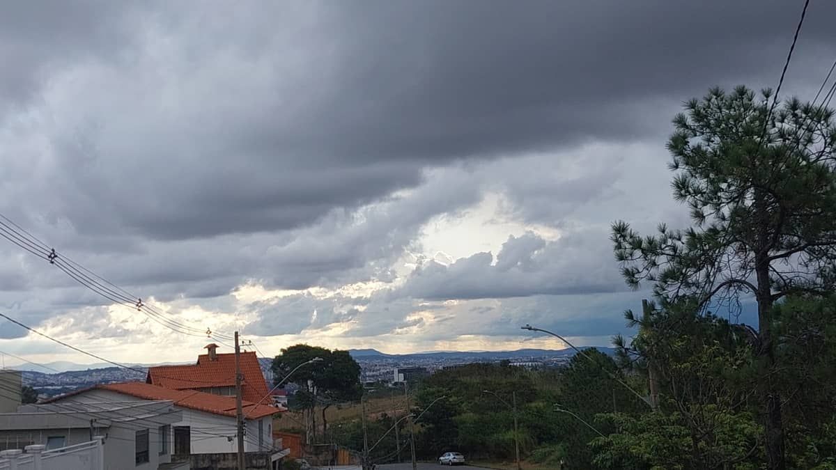 Tempestade e granizo podem atingir quase 700 cidades de Minas nas próximas horas 