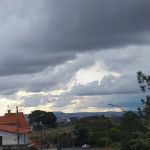 Tempestade e granizo podem atingir quase 700 cidades de Minas nas próximas horas 