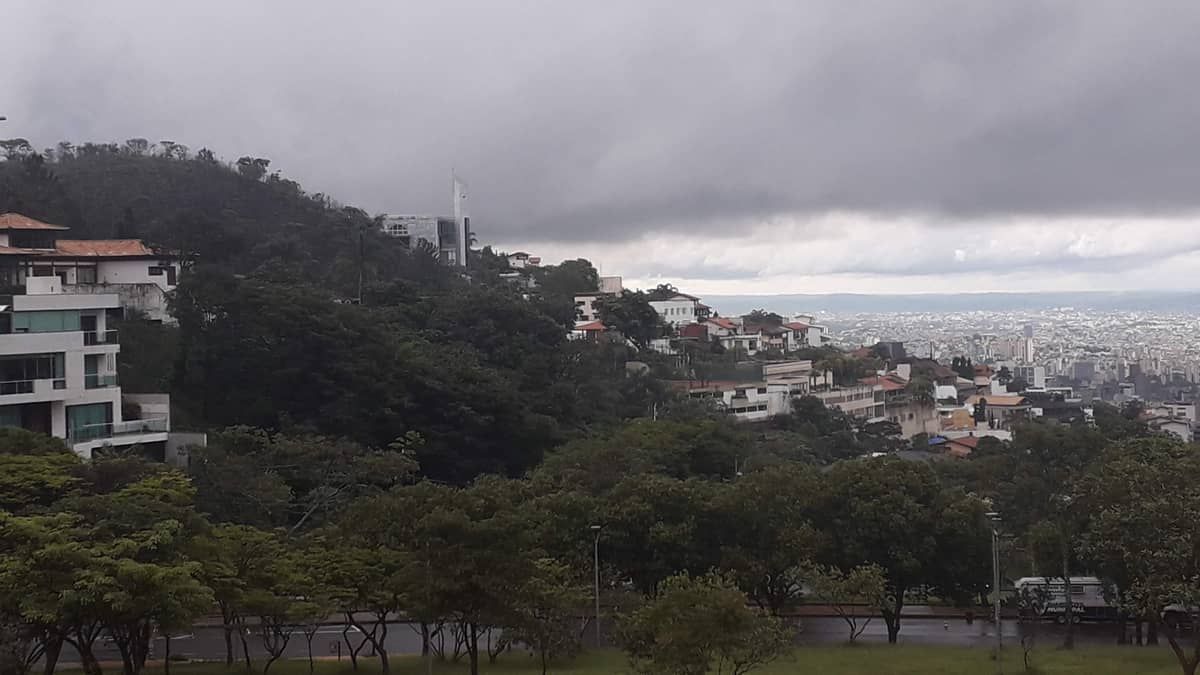 Previsão do tempo: chuva de até 50 mm pode atingir Belo Horizonte