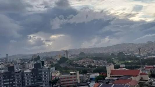 Belo Horizonte pode registrar chuva em dia de calor