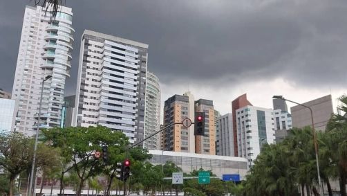 Belo Horizonte tem alerta de pancada de chuva neste sábado (2)