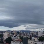 Belo Horizonte tem alerta de pancadas de chuva e ventos de 50 km/h
