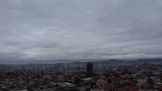 Belo Horizonte tem previsão de pancadas de chuva e trovoadas