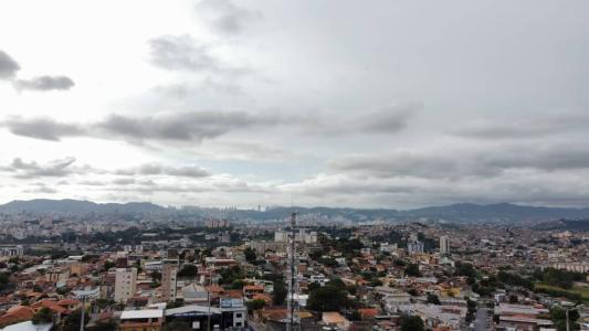 Belo Horizonte tem previsão de céu claro a parcialmente nublado com possibilidade de chuva