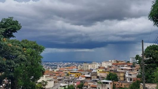 Belo Horizonte terá céu nublado com pancadas de chuva