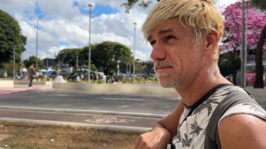 Paranaense troca carreira de designer por experimento nas ruas do Brasil