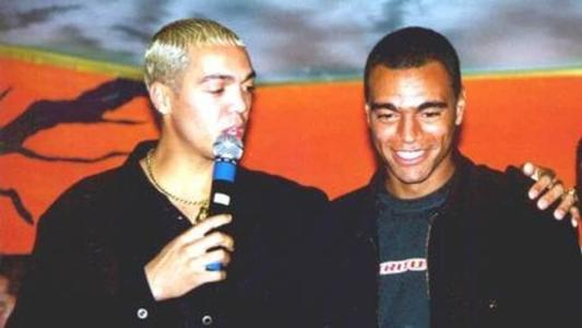 Belo na época em que era vocalista do Soweto ao lado de Denilson
