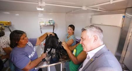 "A gente quer levar esse atendimento para todos os animais da capital”, afirmou o prefeito Álvaro Damião