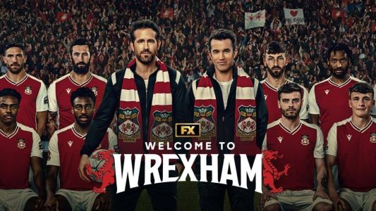 Bem-vindo ao Wrexham mostra como as estrelas de Hollywood Ryan Reynolds e Rob McElhenney compraram o terceiro clube de futebol profissional mais antigo do mundo