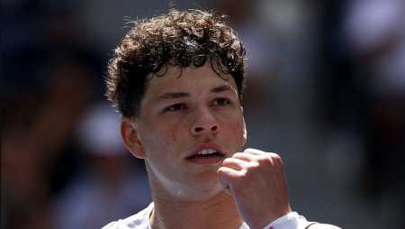 Ben Shelton em vitória na estreia do US Open 2025
