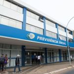 Beneficiários do INSS já podem consultar primeira parcela do 13º salário; saiba como