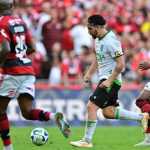 Comentarista diz que América teve pênalti não marcado contra o Flamengo