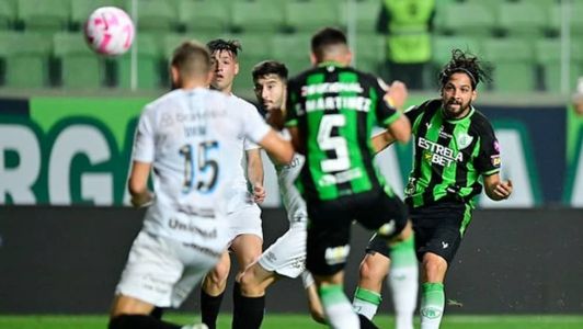 Benítez vive temporada mais artilheira e com mais assistências na carreira