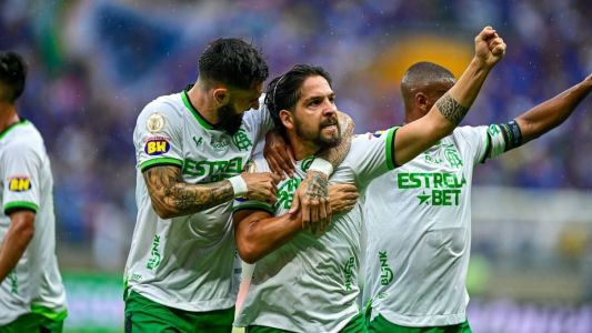 Benítez voltou à titularidade no América após mais de dois meses e marcou contra o Cruzeiro