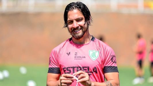 Benítez voltou a treinar no América e deve ser relacionado contra o Cuiabá