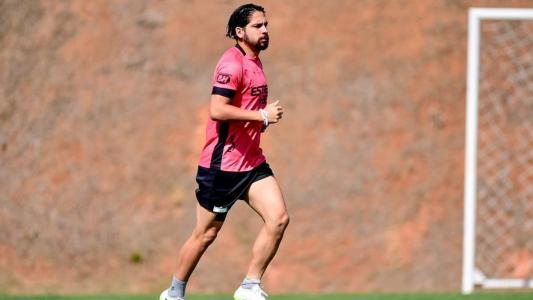 Benítez voltou a treinar normalmente com os jogadores do América nesta sexta-feira (8)