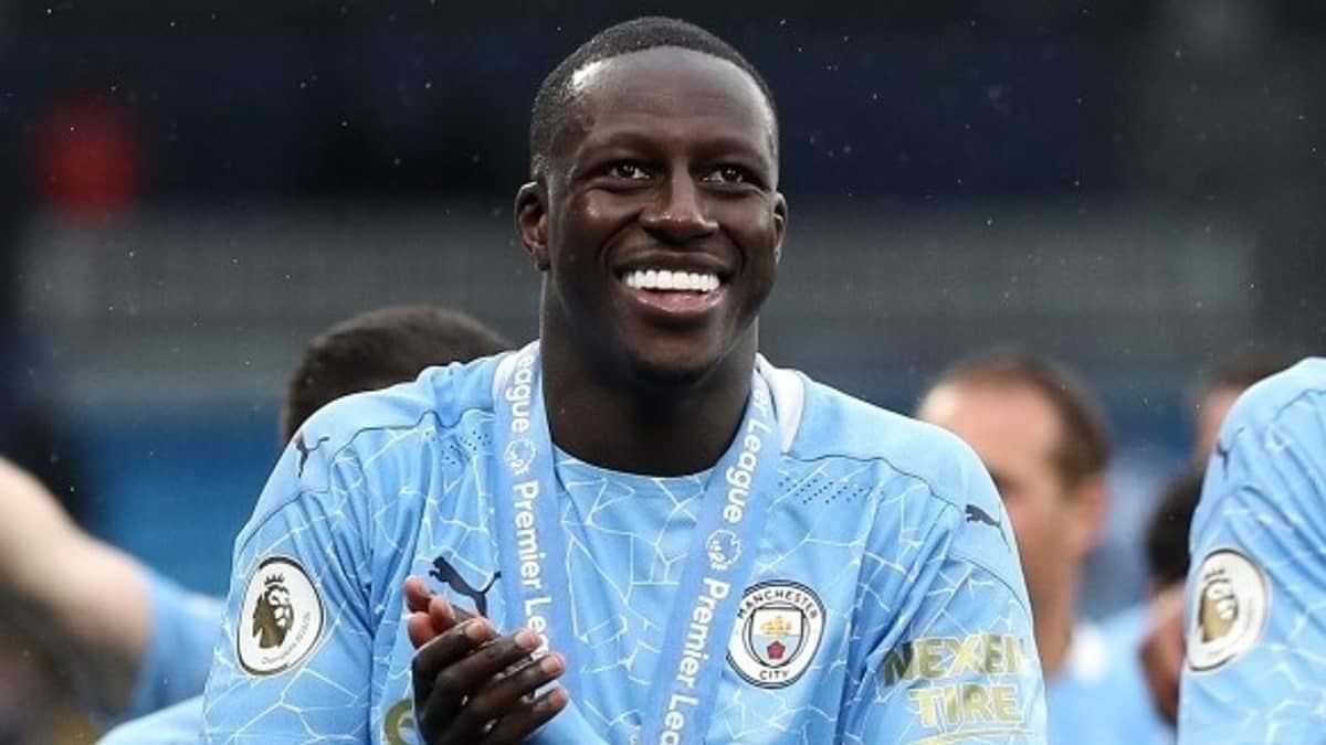Mendy, do Manchester City, é inocentado em seis acusações de estupro