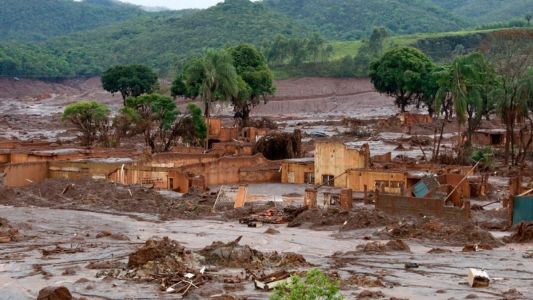 Bento Rodrigues, área atingida pelo rompimento da barragem da Samarco