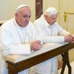 ‘Rezemos juntos’, postou Papa Francisco antes da morte de Bento XVI