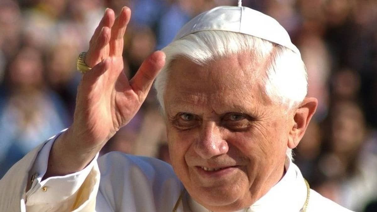 Por que o papa Bento XVI renunciou?