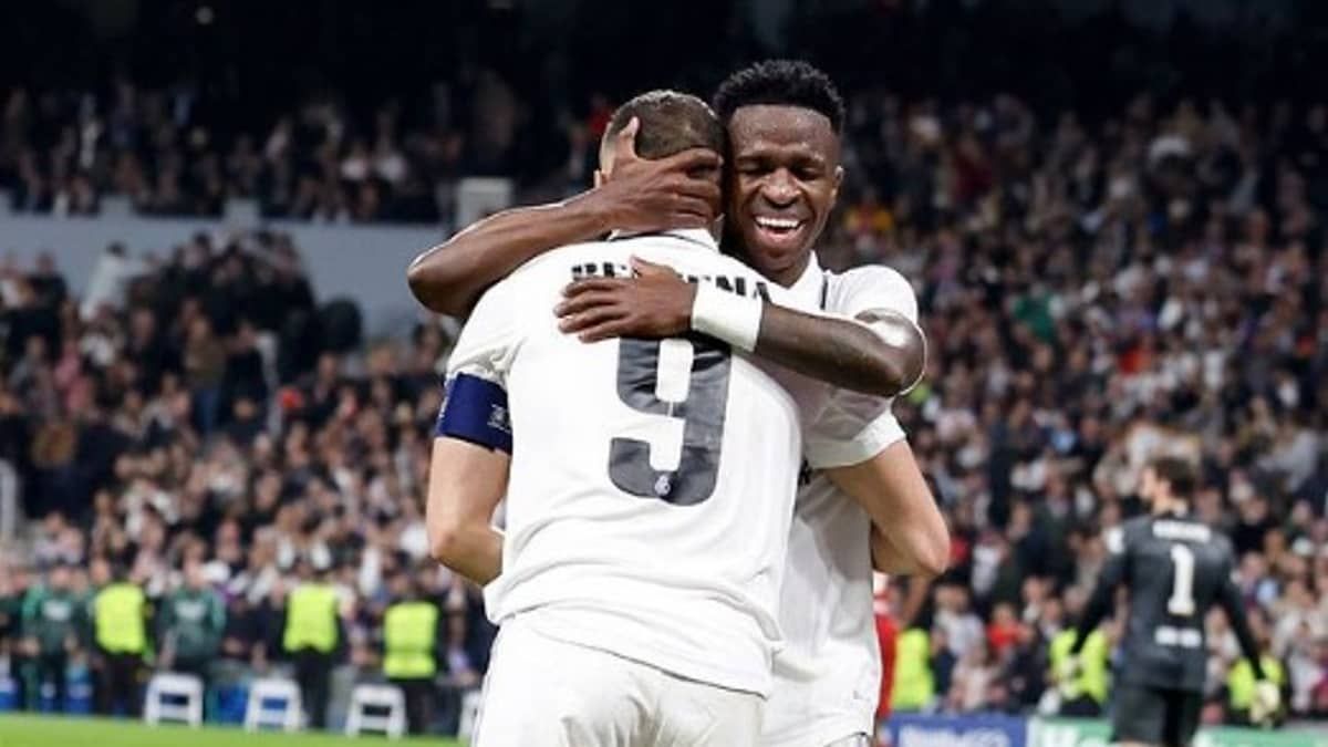Benzema marca, Real Madrid repete vitória sobre o Liverpool e avança às quartas da Champions