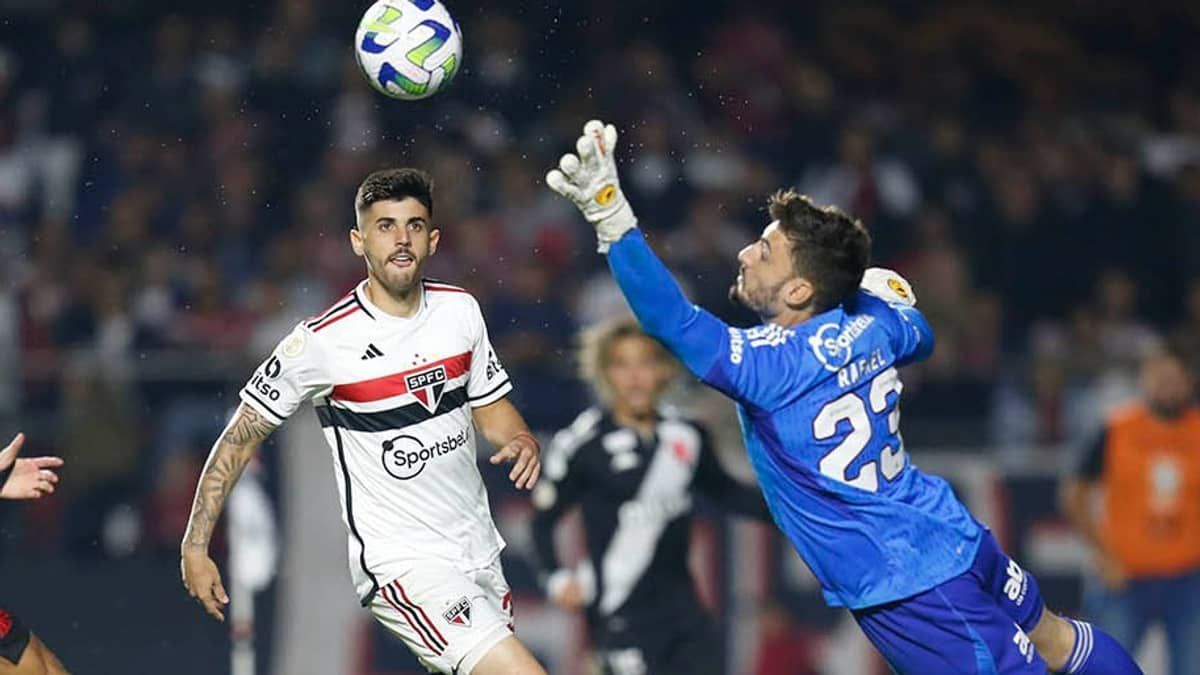 Dorival elogia jovens do São Paulo e vê zagueiro com potencial “mundial”