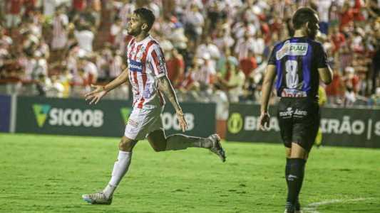 Berguinho marcou o primeiro gol com a camisa do Náutico
