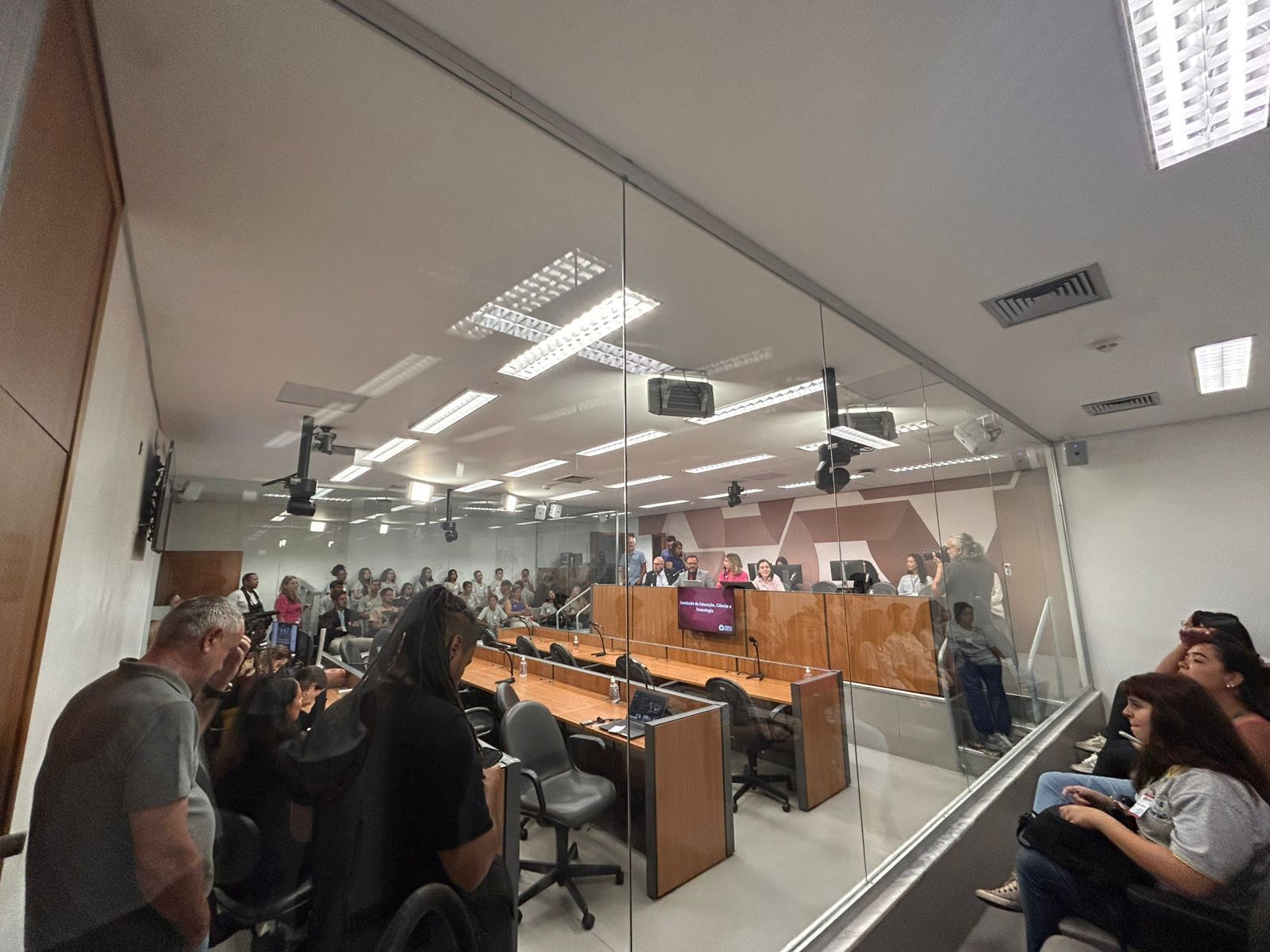 Secretário de Zema não vai à audiência que discutiu pancadaria em aula no Mineirão